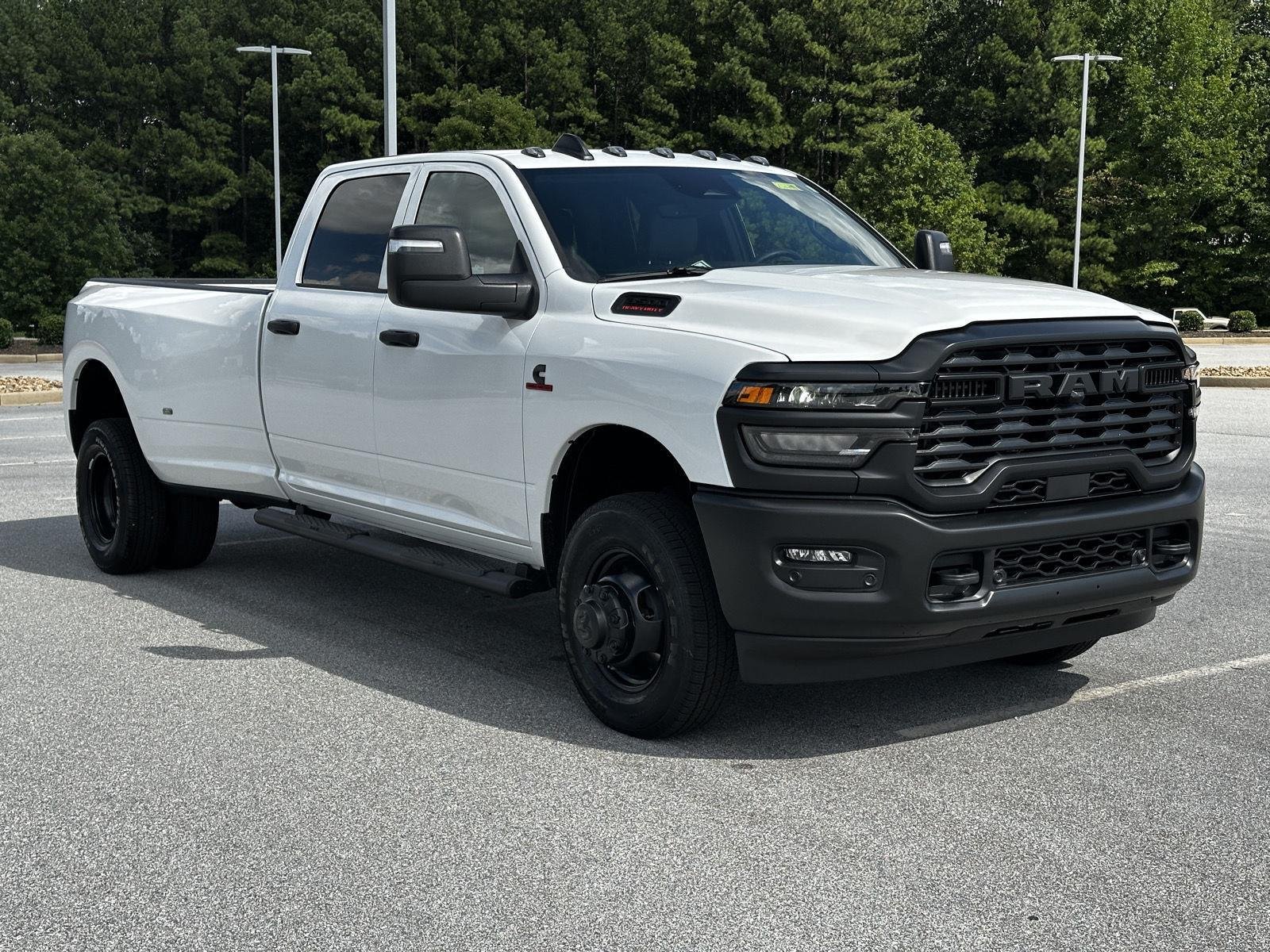 New 2026 Bright White Clear-Coat Exterior Paint RAM Tradesman image 2