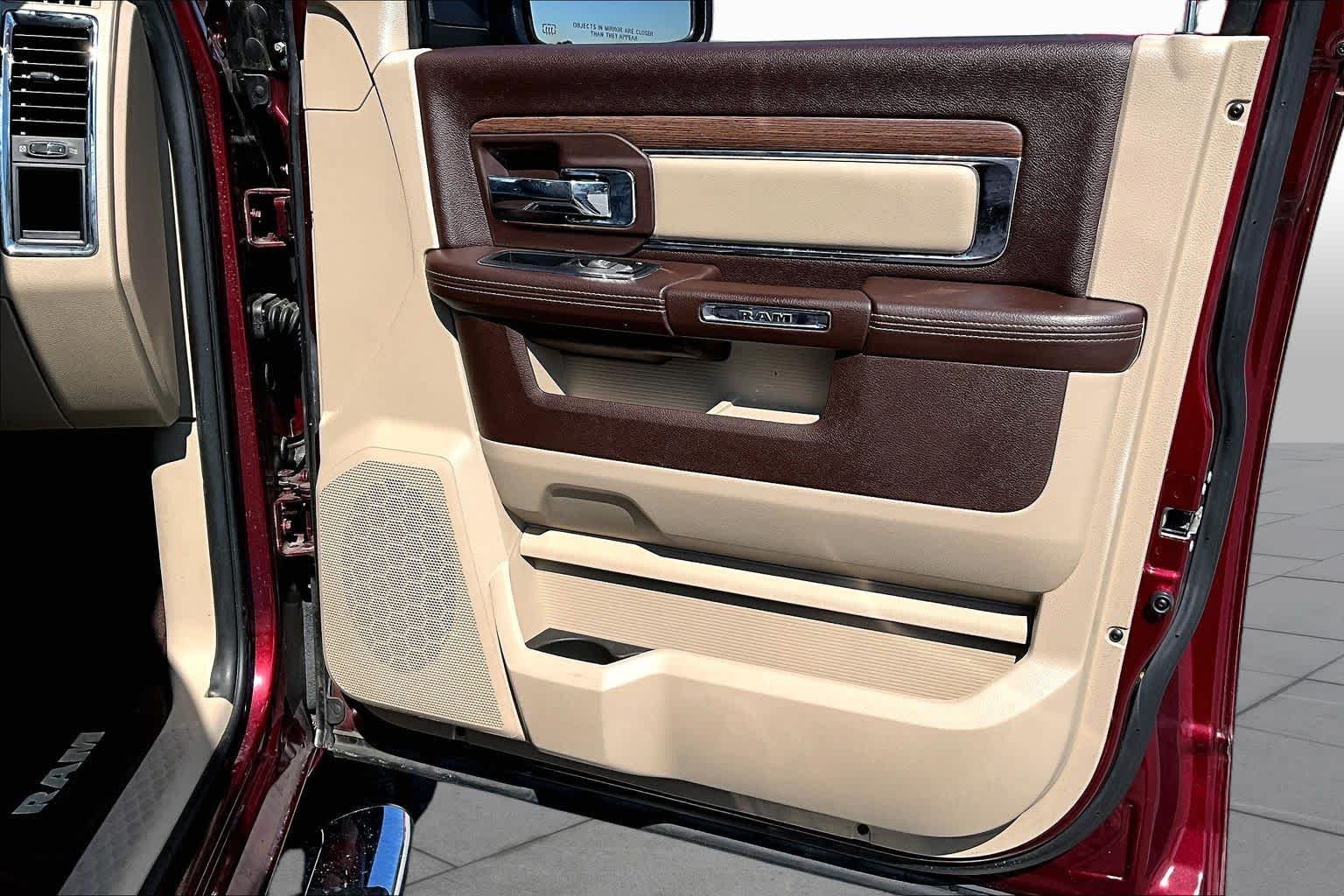 Used 2018 Delmonico Red Pearlcoat Ram Laramie image 23