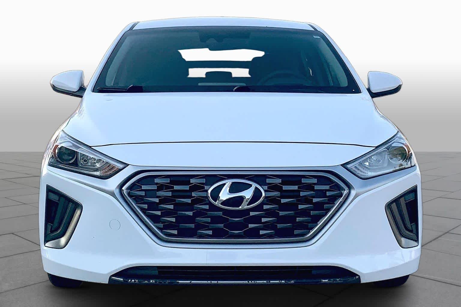 Used 2021 Ceramic White Hyundai Blue image 4