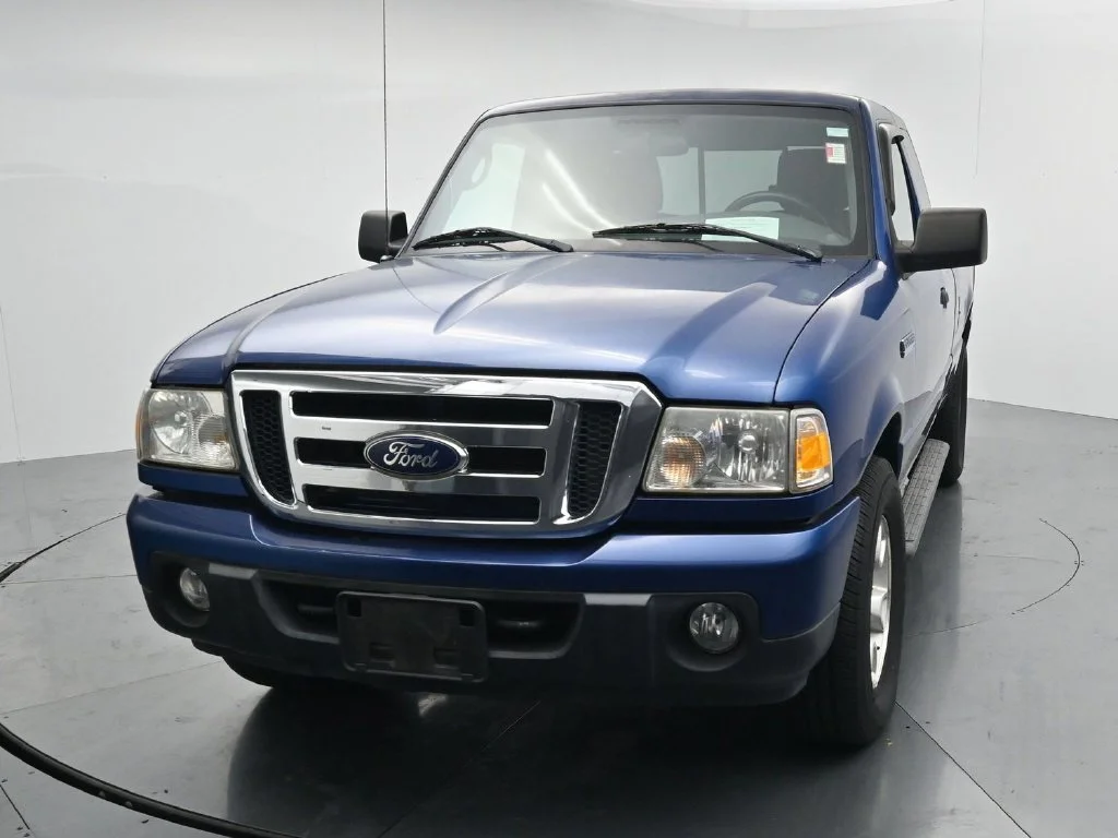 Used 2011 Blue Ford XLT image 2