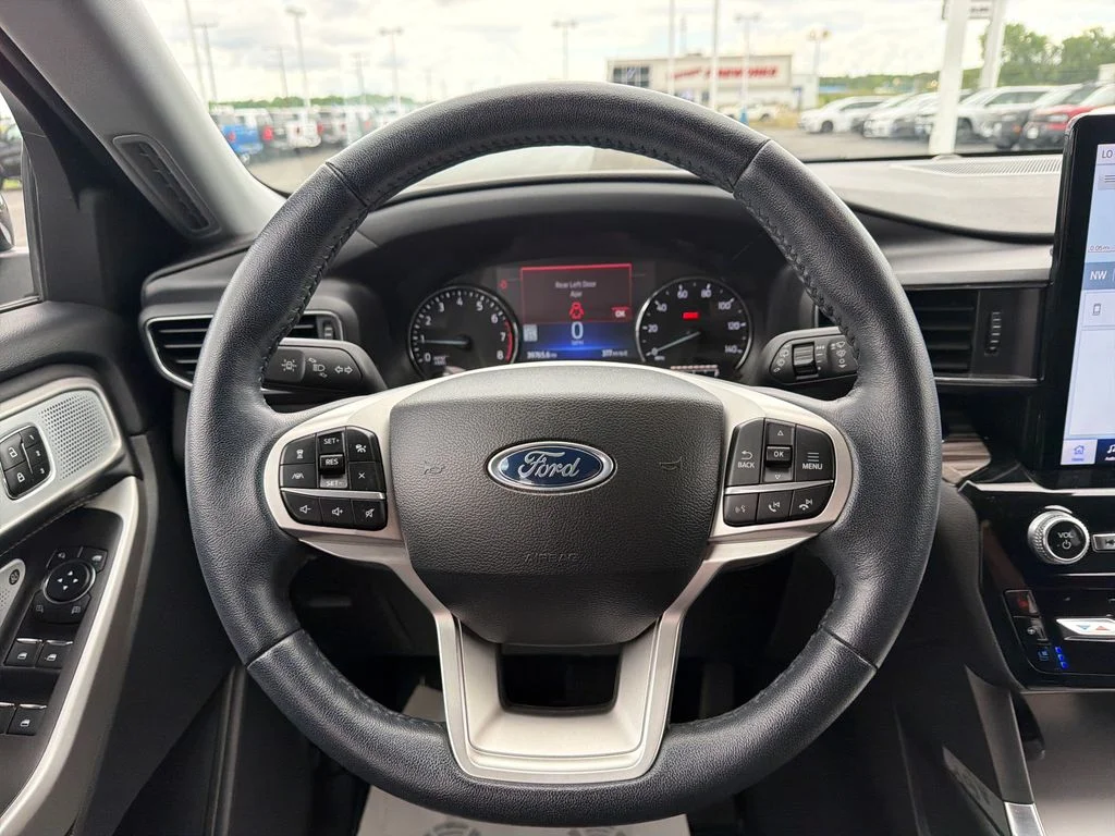 Used 2023 White Ford Limited image 14