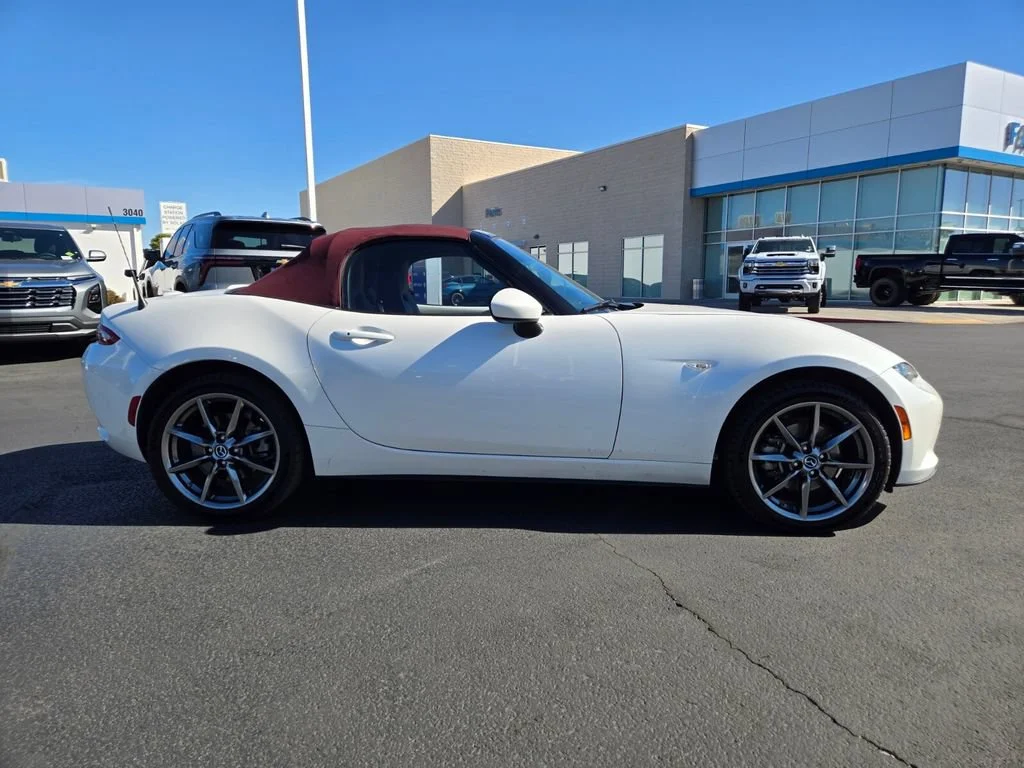 Used 2018 Snowflake White P Mazda Grand Touring image 6