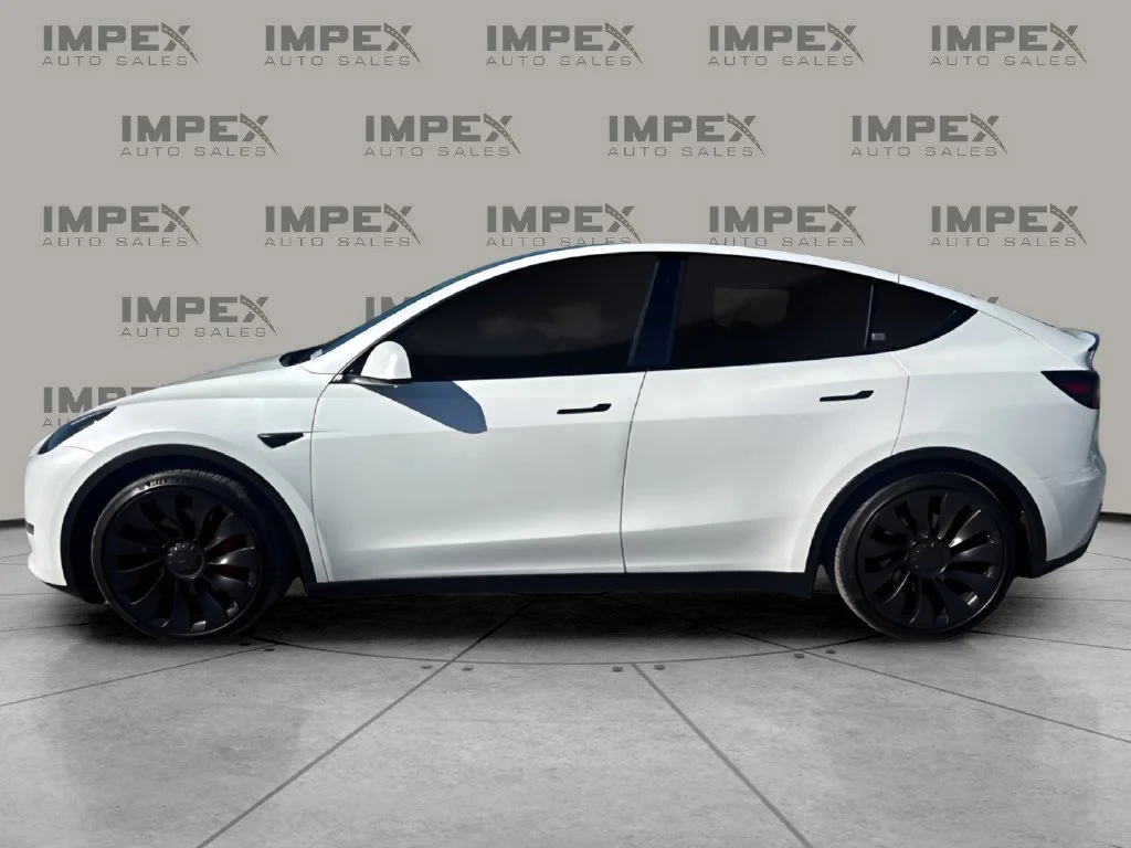 Used 2022 White Tesla Performance image 2