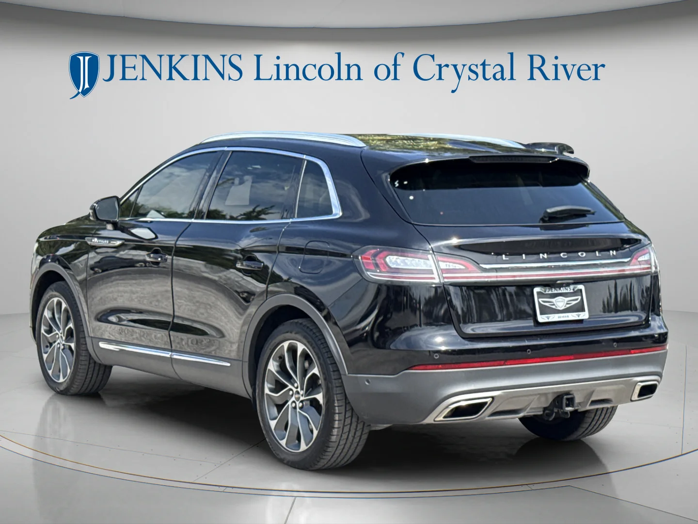 Used 2023 Infinite Black Metallic Clearcoat Lincoln Reserve image 9