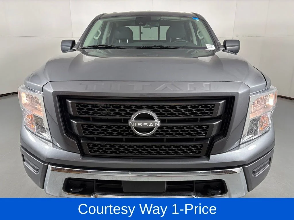 Used 2024 Gray Nissan SV image 4