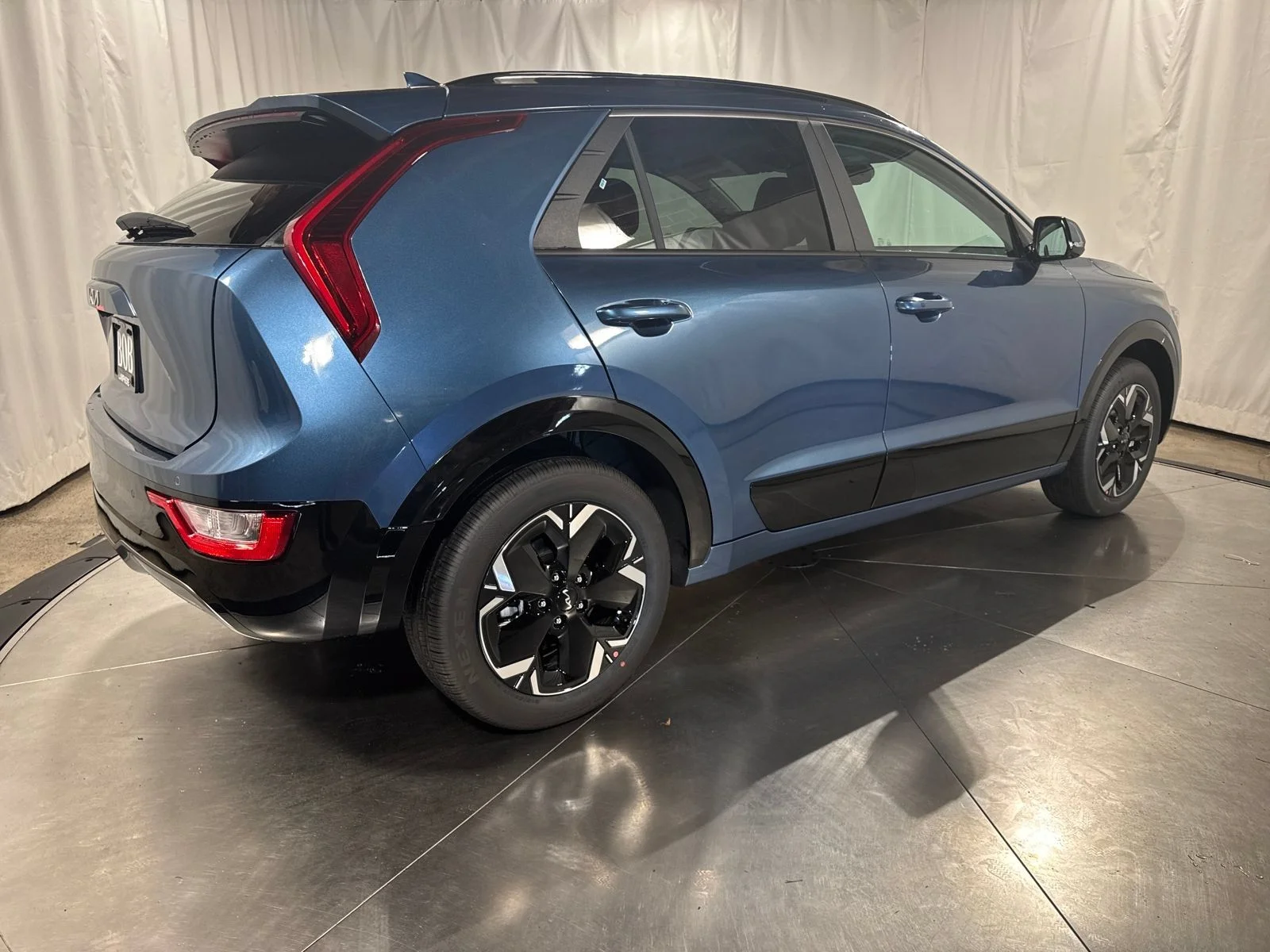 New 2026 Mineral Blue Kia Wind image 8