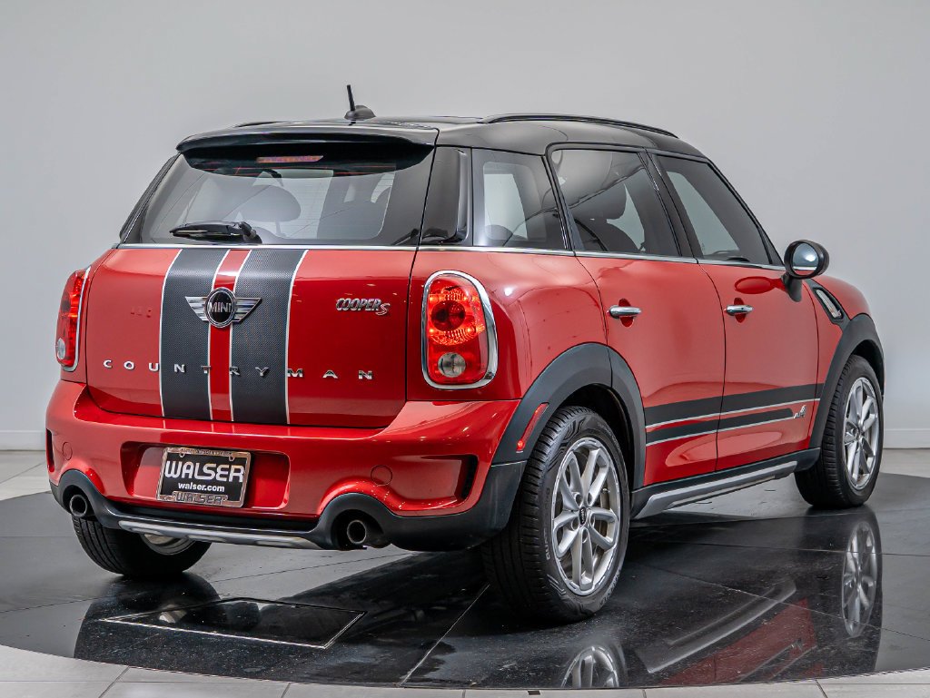 Used 2015 Blazing Red MINI  image 10
