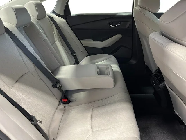 New 2026 Platinum White Pearl Honda SE image 28