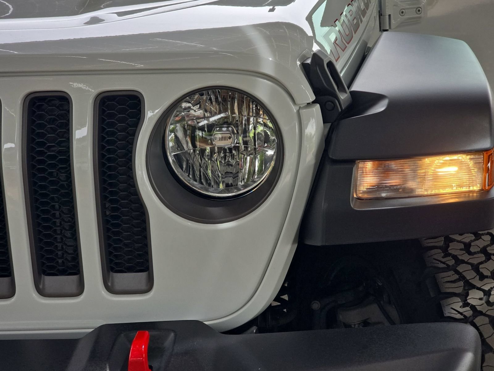 Used 2021 White Jeep Unlimited Rubicon image 34