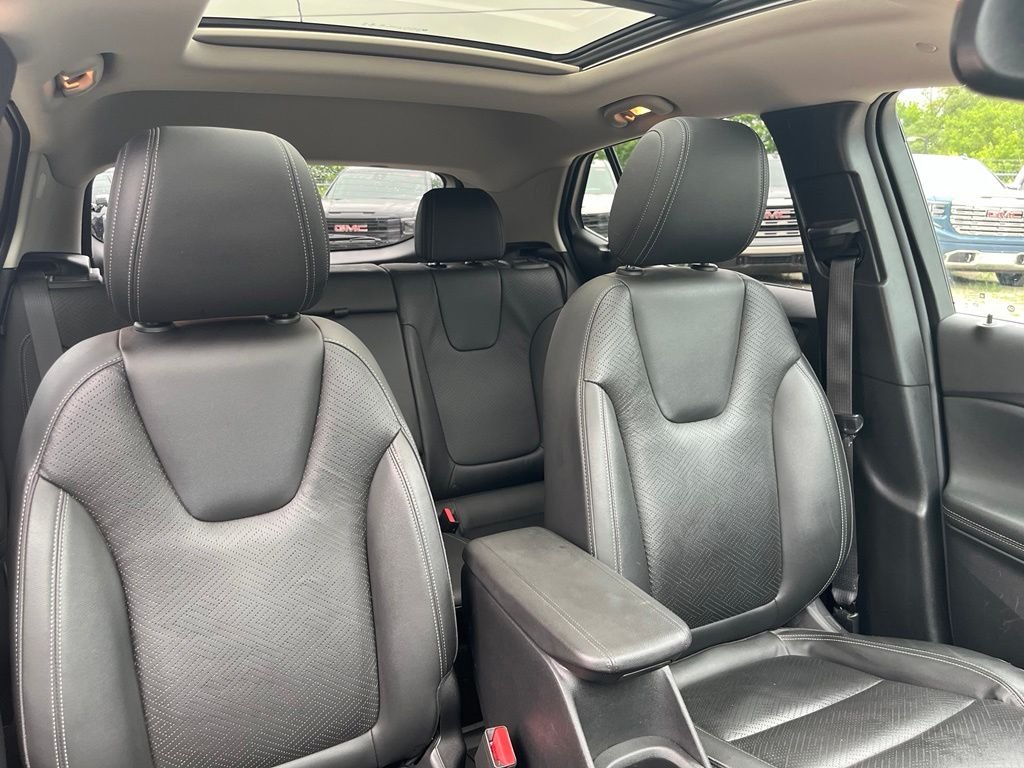 Used 2023 Cinnabar Metallic Buick Essence image 39