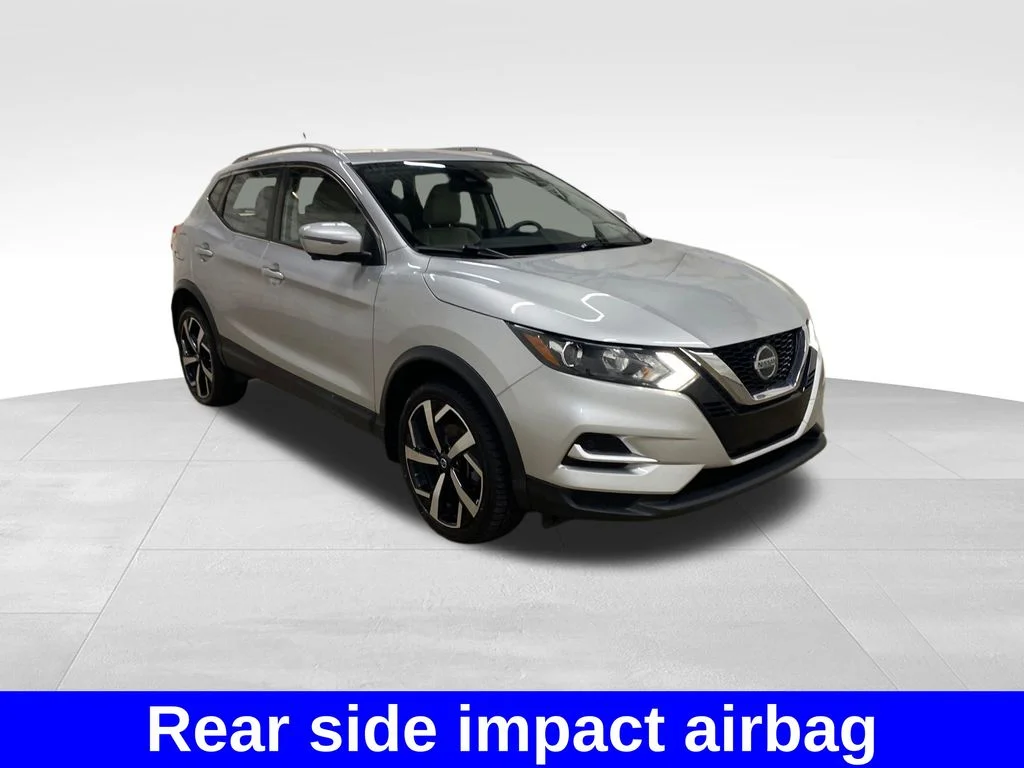 Used 2020 Silver Nissan SL image 5