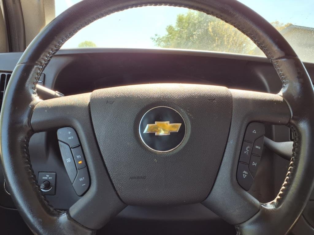Used 2021 Summit White Chevrolet WT image 26