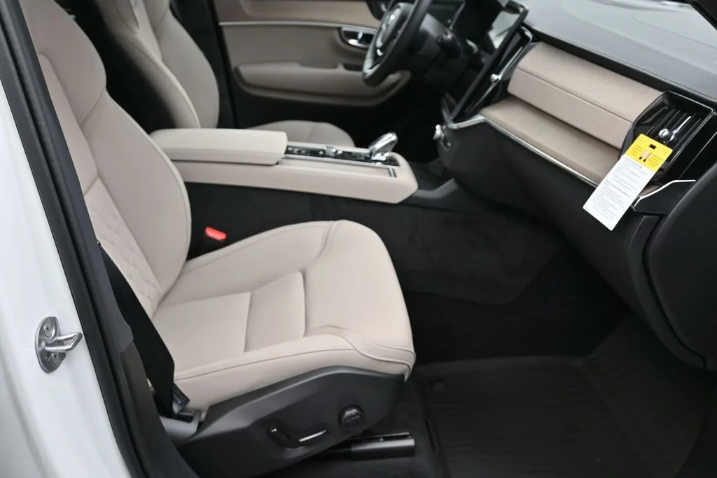 New 2026 Crystal White Volvo Plus image 19