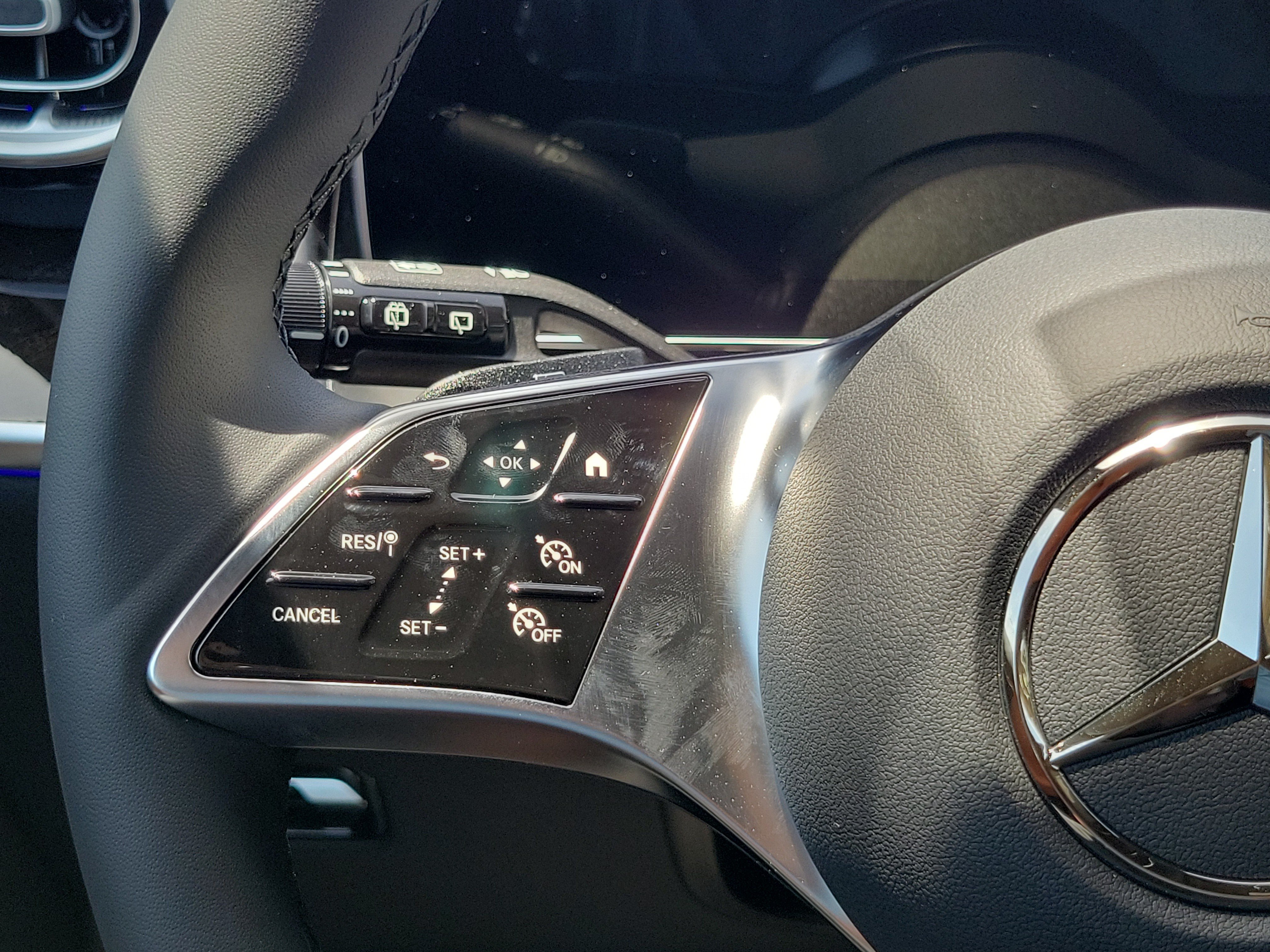 New 2026 Black Mercedes-Benz GLC 300 image 26
