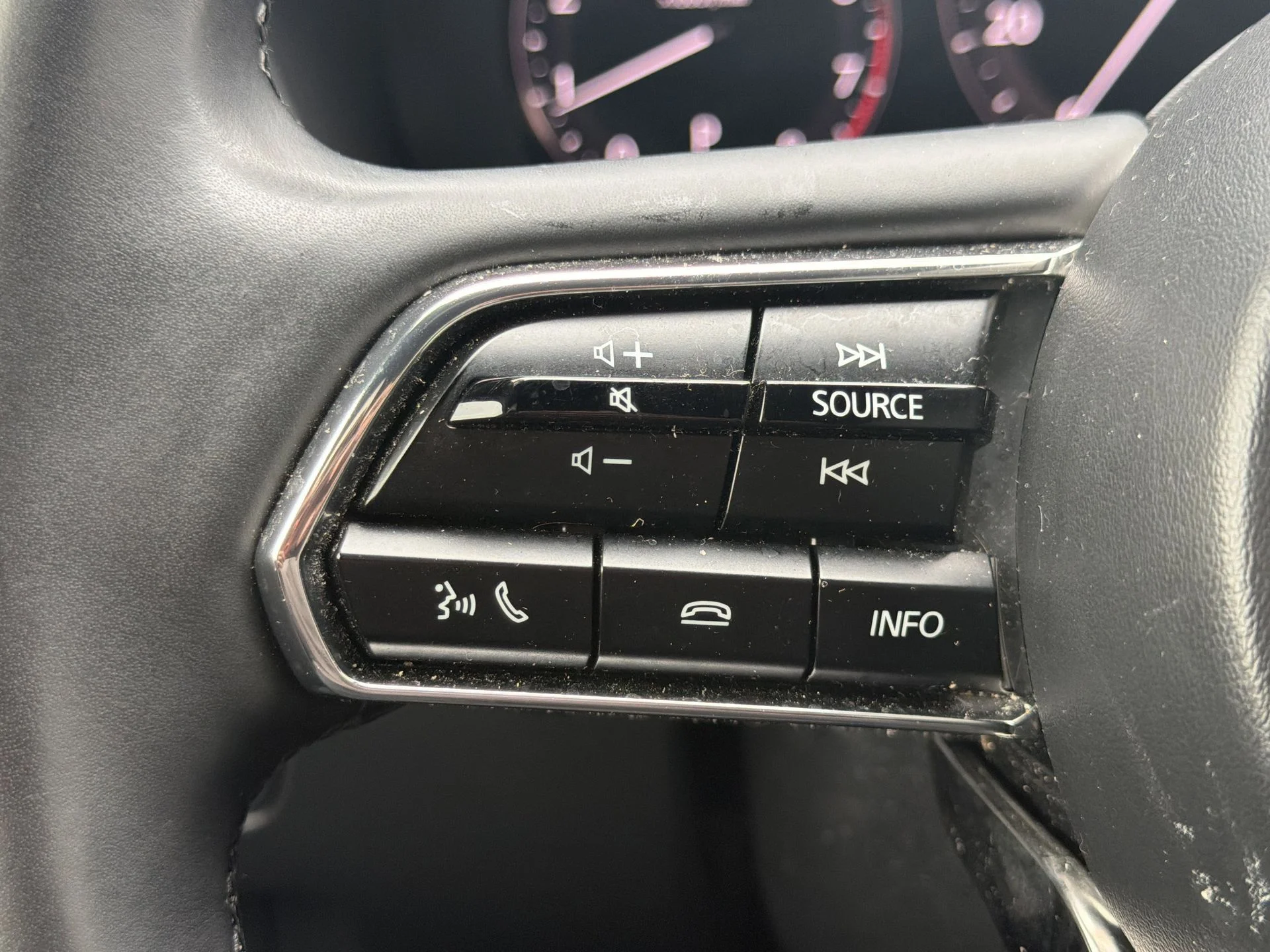 Certified Used 2025 Platinum Mazda 3.3 Turbo Premium Plus image 14