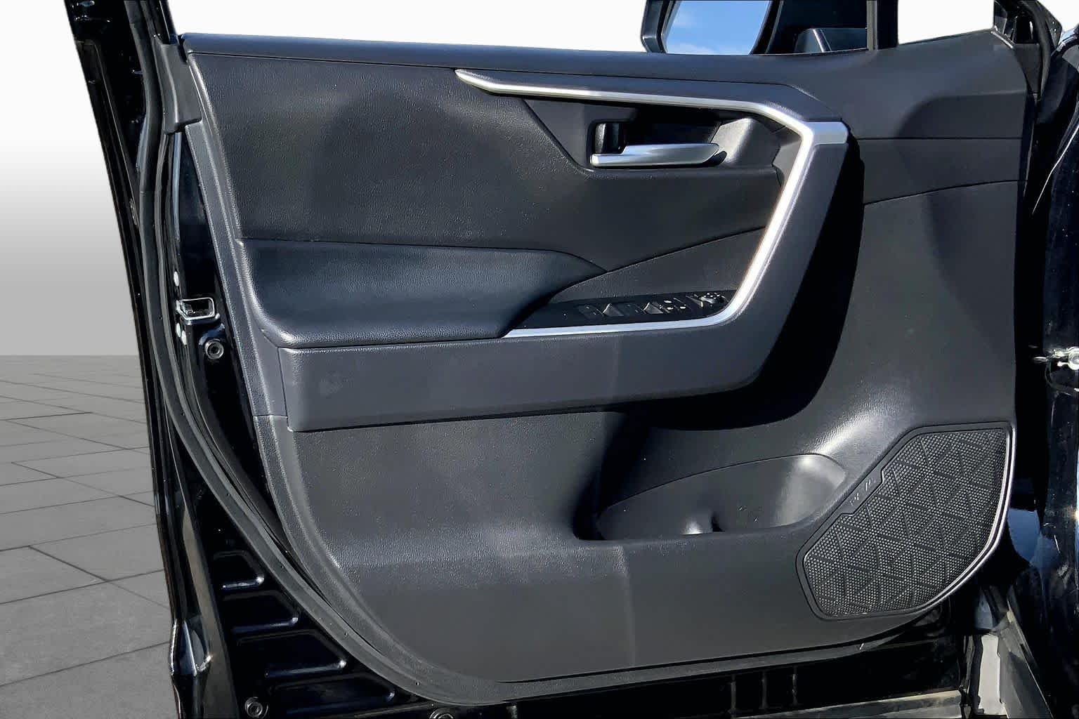 Used 2025 Midnight Black Metallic Toyota XLE image 21