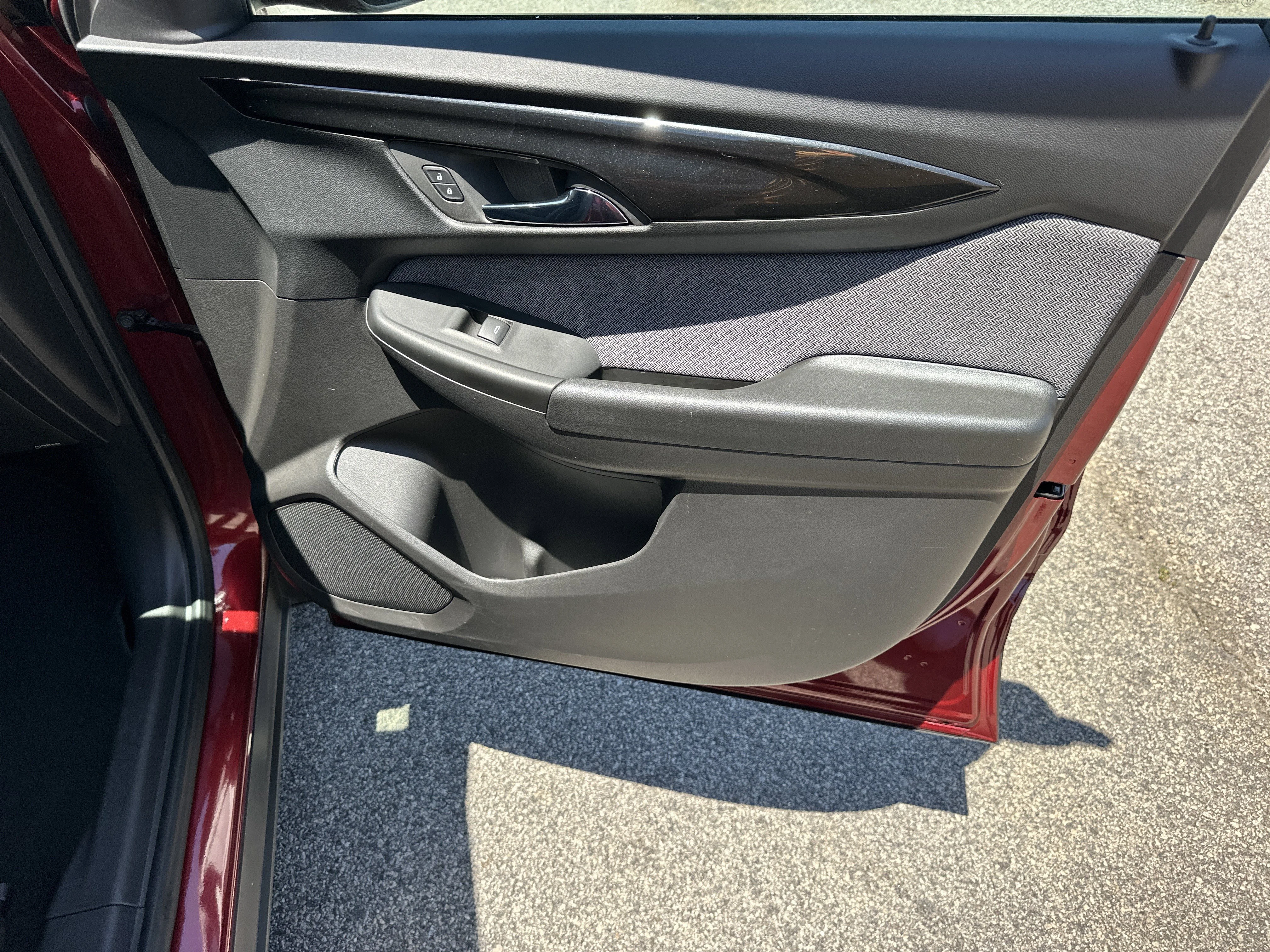 Used 2025 Crimson Metallic Chevrolet LT image 14