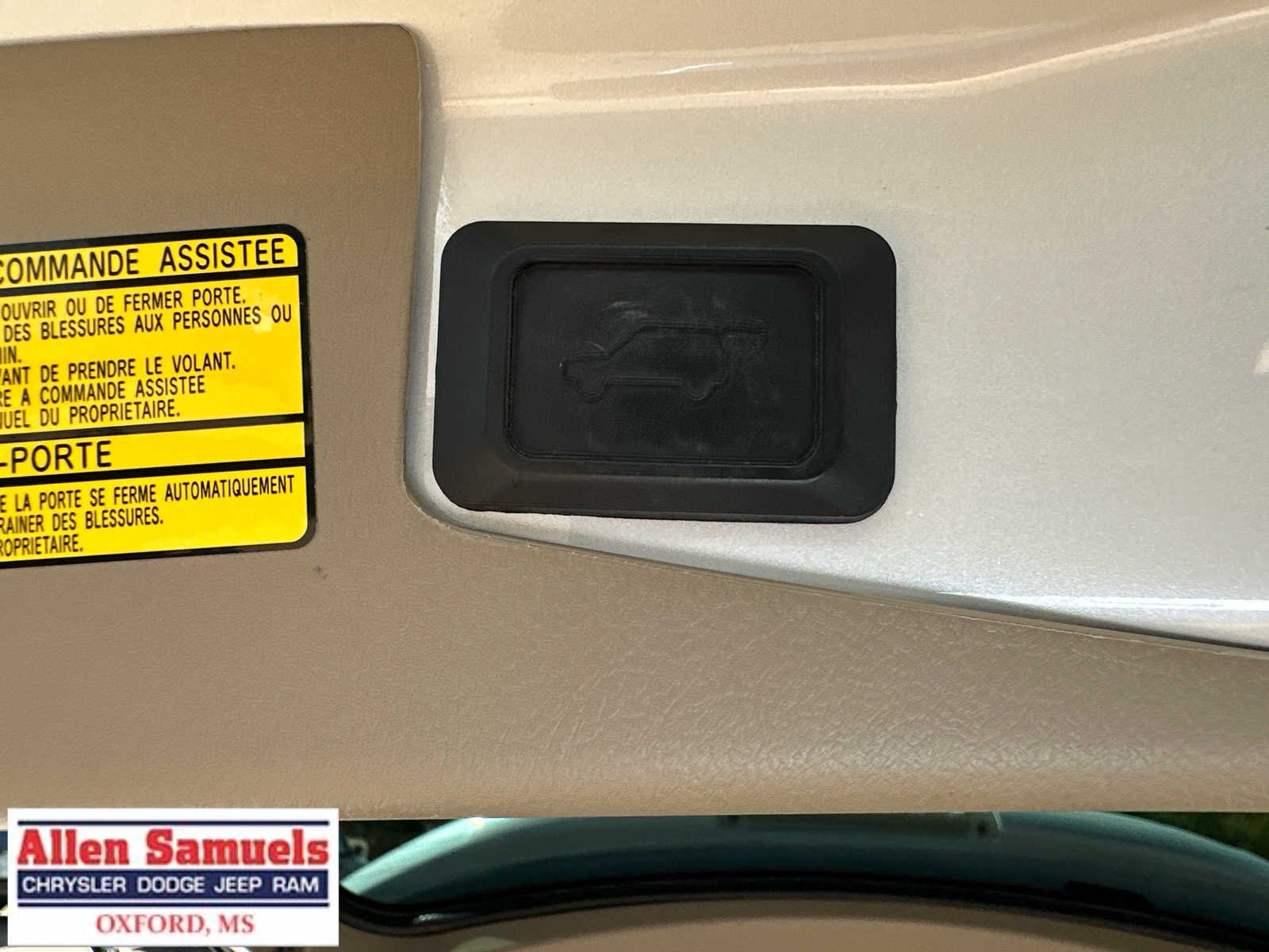 Used 2010 Blizzard Pearl Toyota Limited w/3rd Row image 42