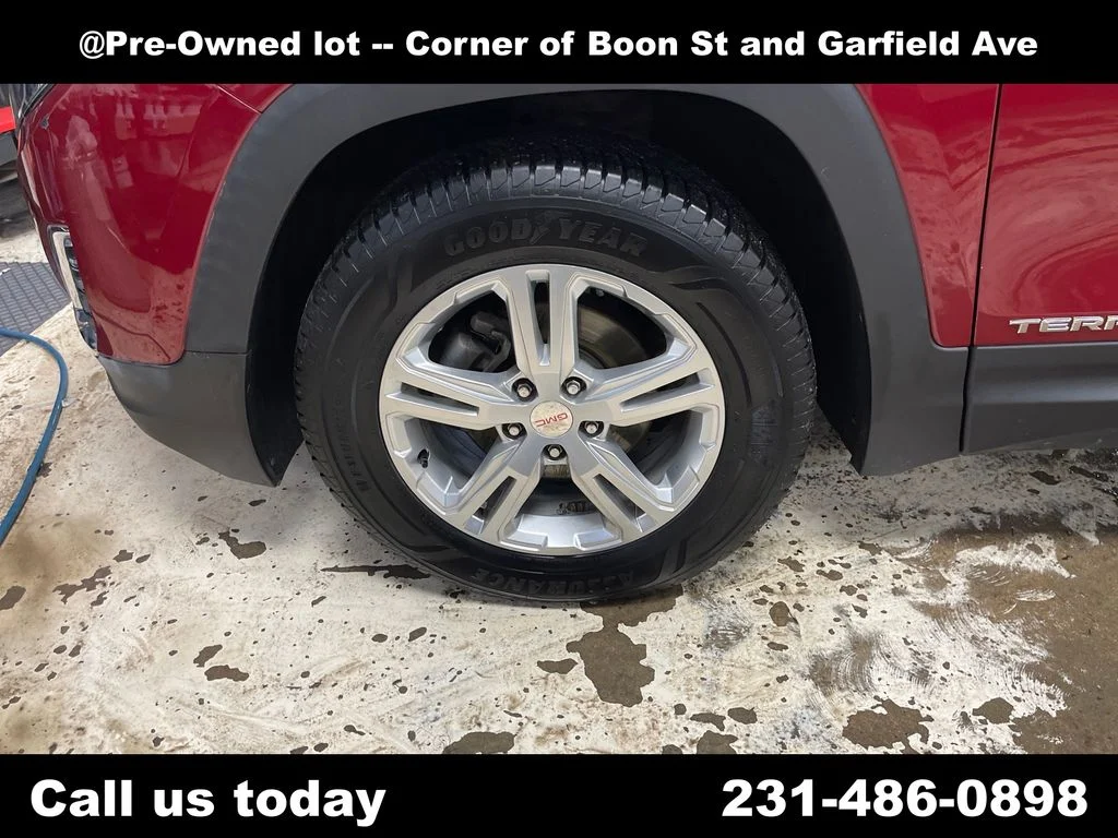 Used 2020 Red GMC SLE image 11