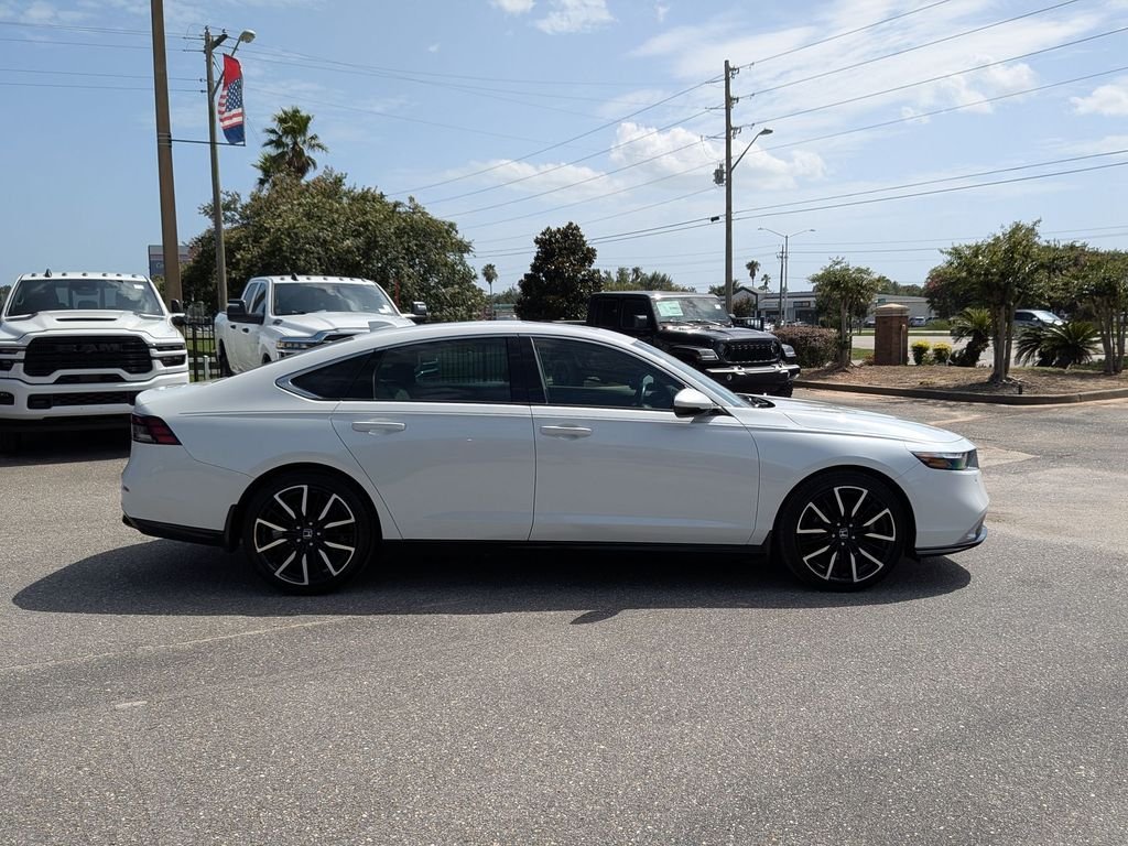 Used 2024 White Honda Touring image 6