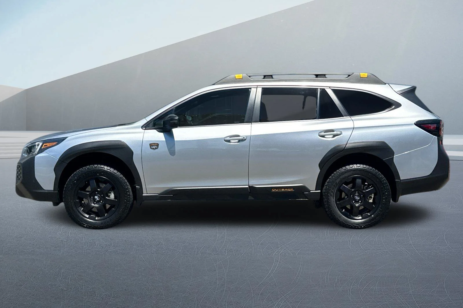Used 2024 Ice Silver Metallic Subaru Wilderness image 7