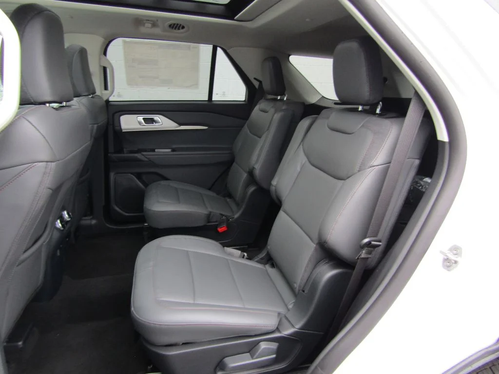 New 2026 Star White Metallic Tri-Coat Ford Active image 14
