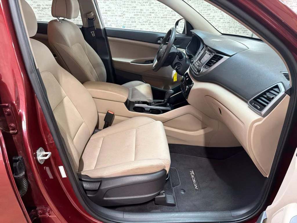 Used 2017 Ruby Wine Hyundai SE image 10