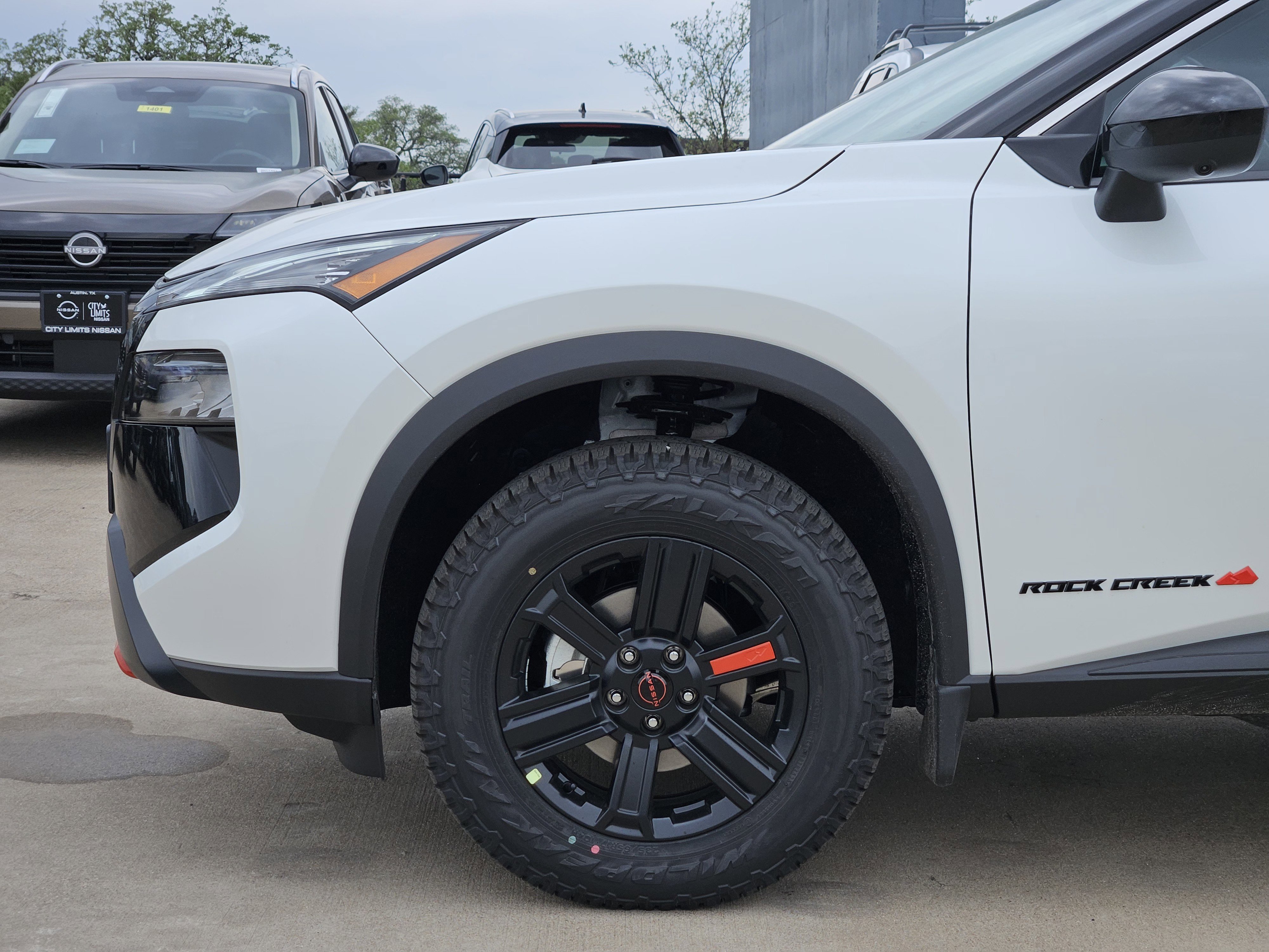 New 2026 Everest White Pearl TriCoat Nissan Rock Creek® image 9