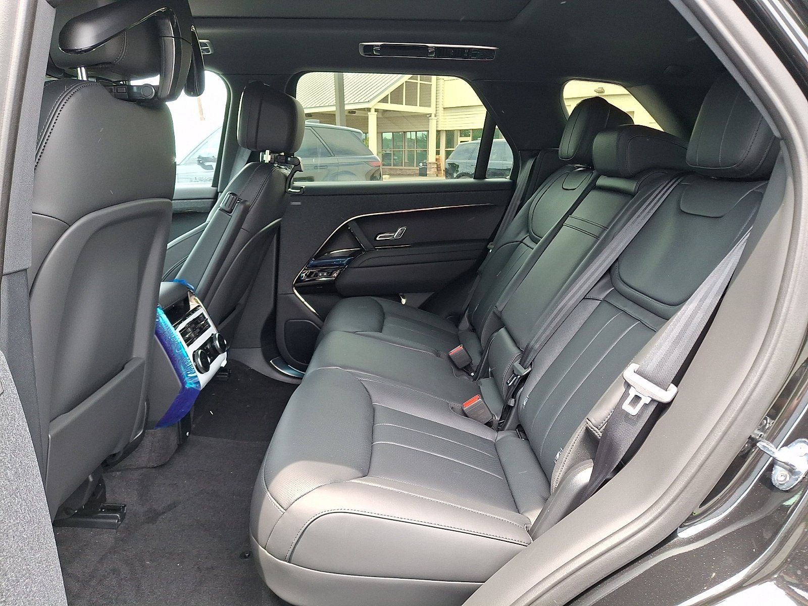 New 2026 Santorini Black Land Rover  image 6