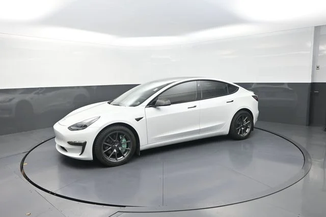 Used 2022  Tesla Long Range image 37