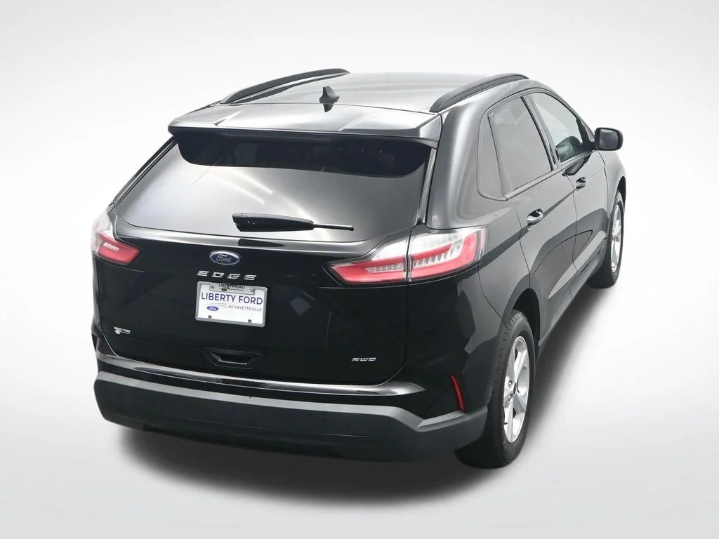 Used 2023 Black Metallic Ford SE image 35
