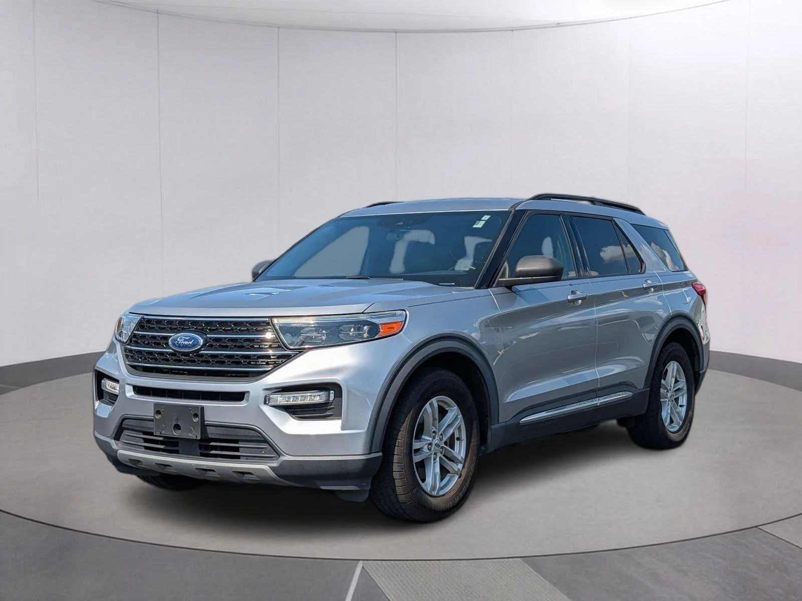 Used 2020 Iconic Silver Ford XLT image 1