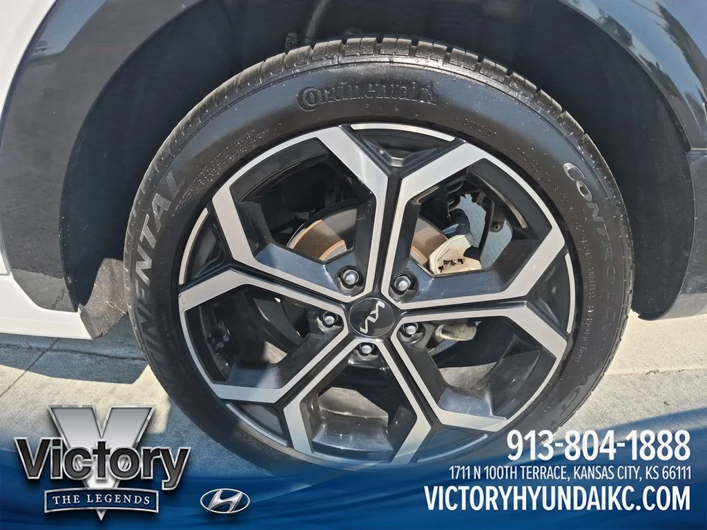 Used 2023 White Kia SX Touring image 27