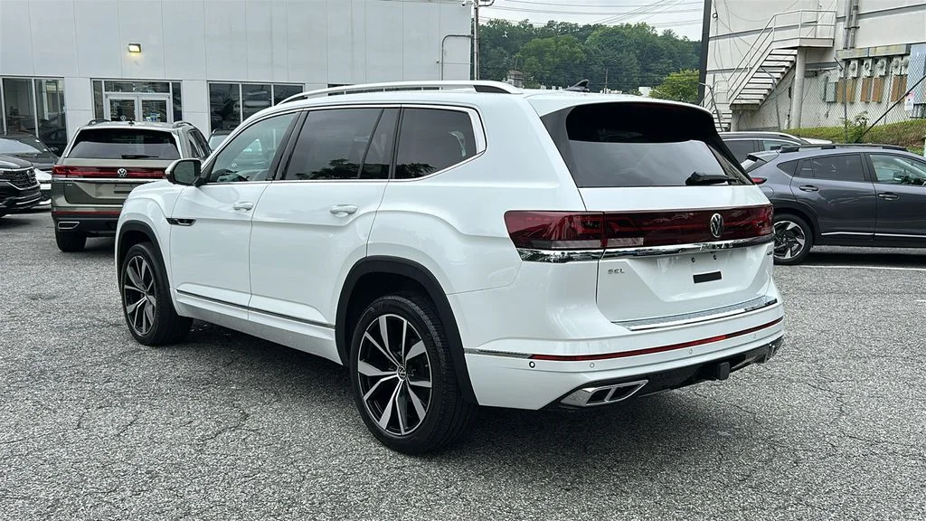 Used 2024 White Volkswagen 2.0T SEL Premium R-Line image 6