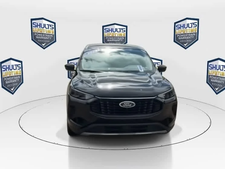 Used 2024 Agate Black Metallic Ford Active image 3