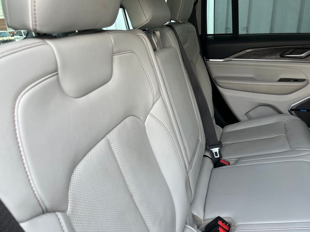 Used 2022 Gray Metallic Jeep Overland image 46