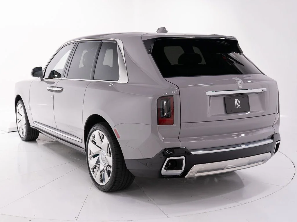 New 2027 Tempest Grey Rolls-Royce  image 3