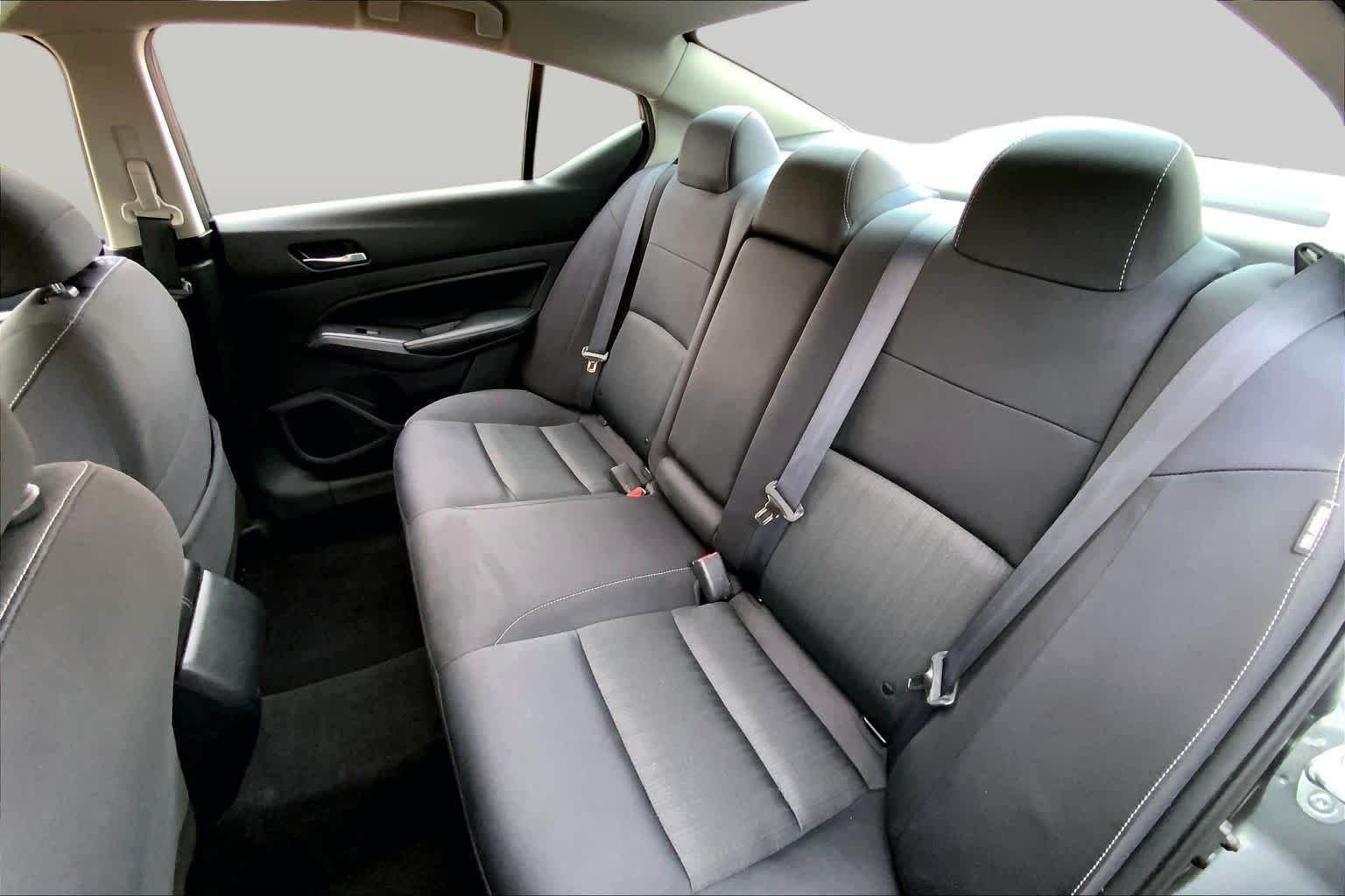 Used 2022 Gun Metallic Nissan 2.5 SV image 21
