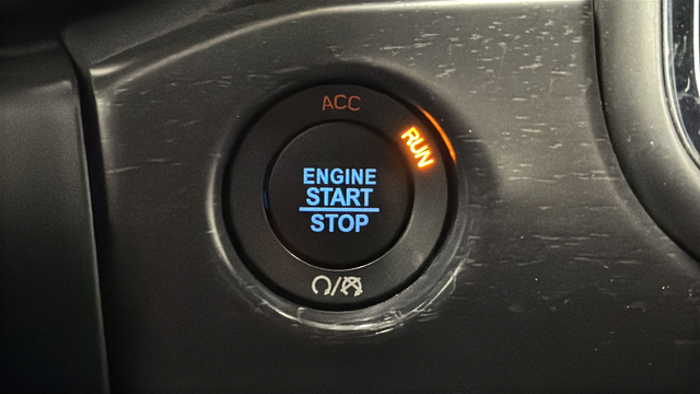 Used 2018 Bright White Clearcoat Jeep Altitude image 23