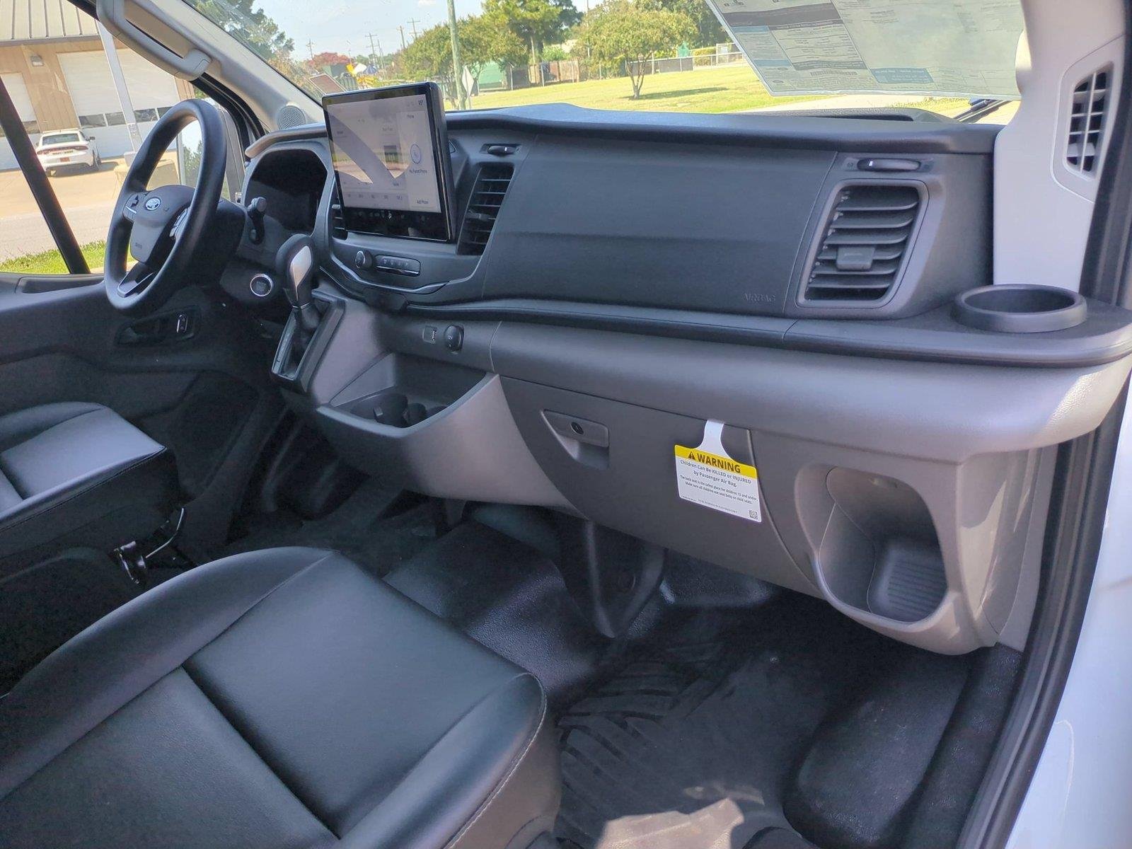 New 2026 Oxford White Ford Cargo Van image 33