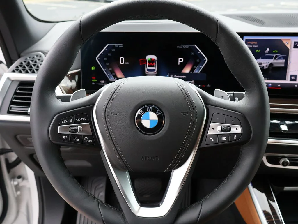 Used 2026 White BMW xDrive40i image 31