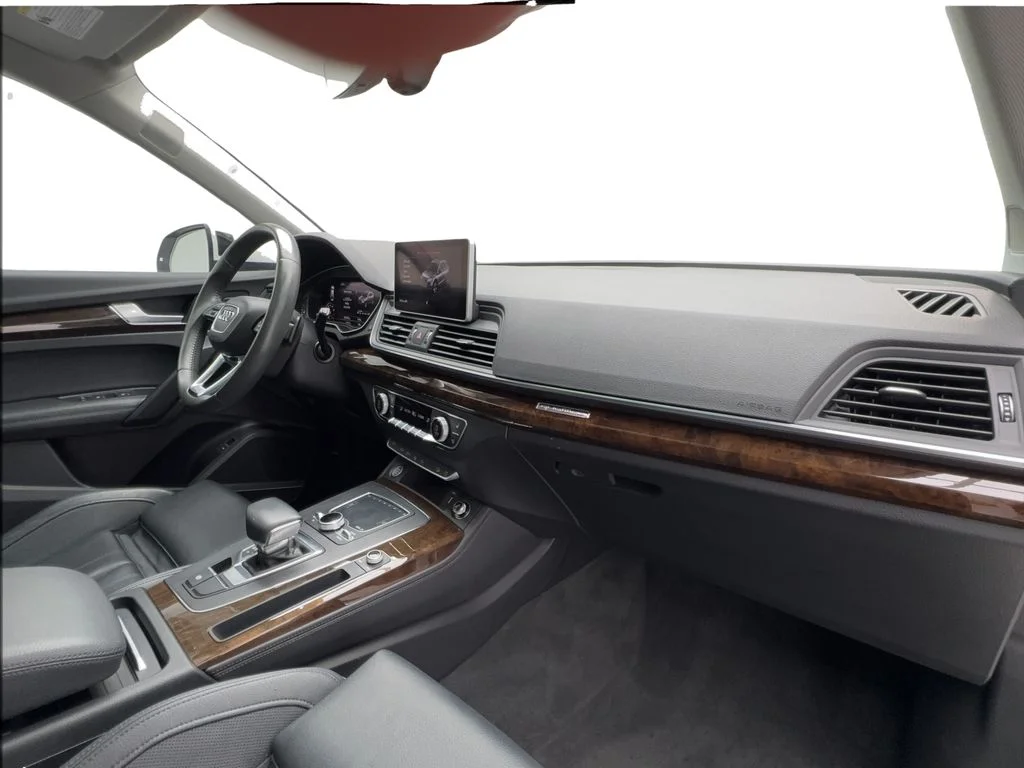 Used 2019 White Audi 2.0T Prestige image 32