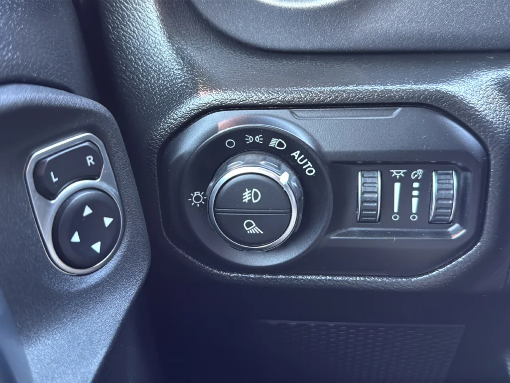 2022 Jeep Gladiator Mojave - Photo 23
