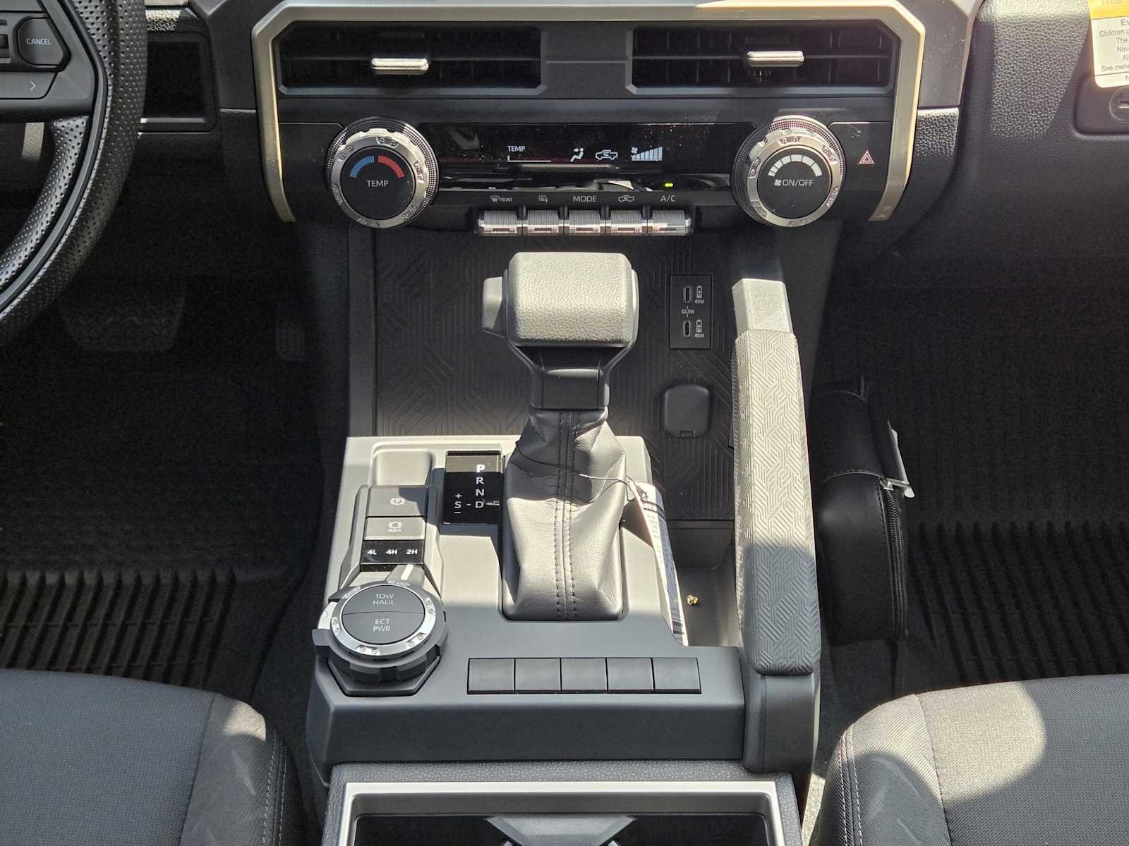 2025 Toyota Tacoma SR5 - Photo 17