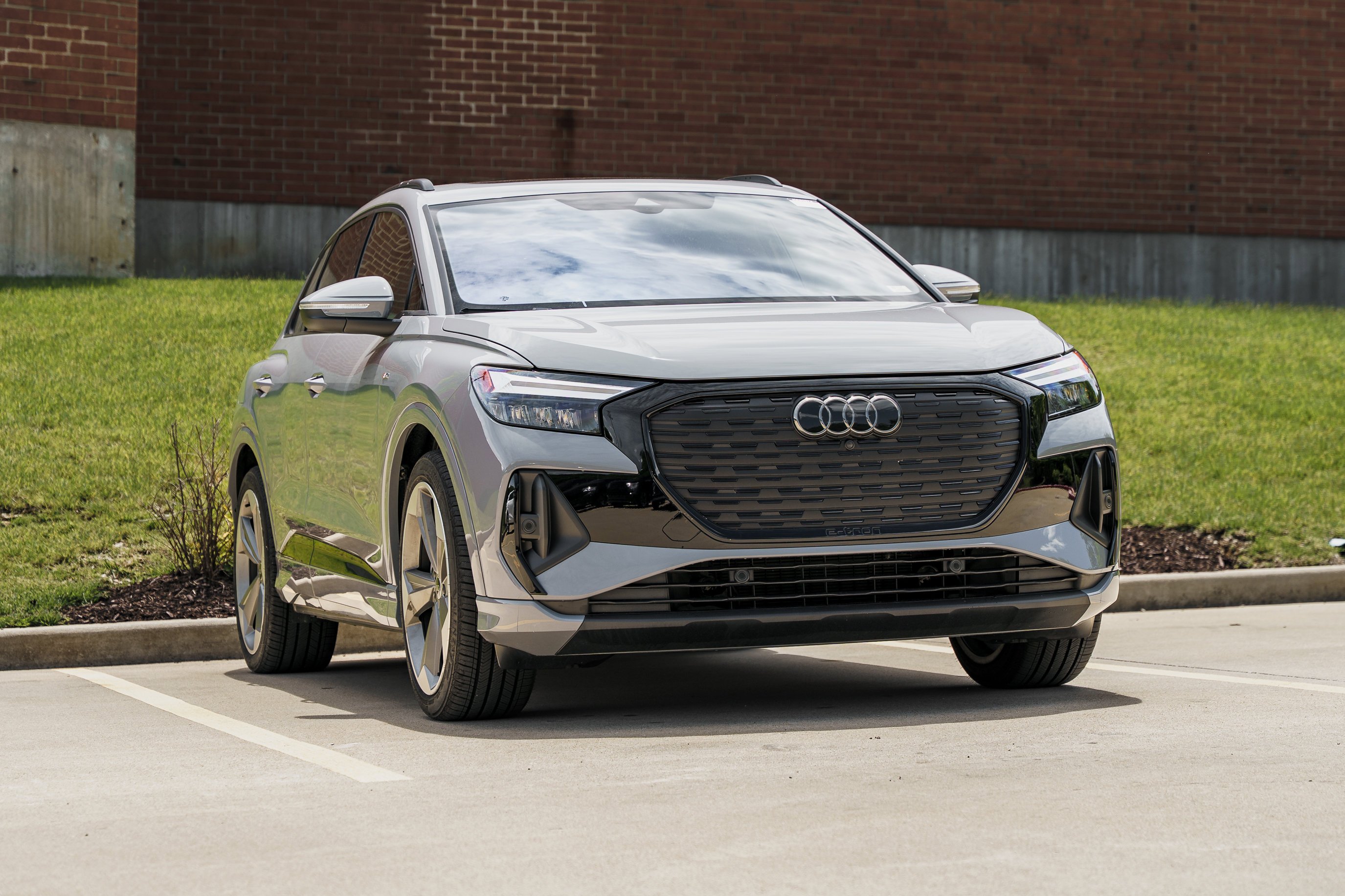 2025 Audi Q4 e-tron 55 Premium Plus quattro's photo