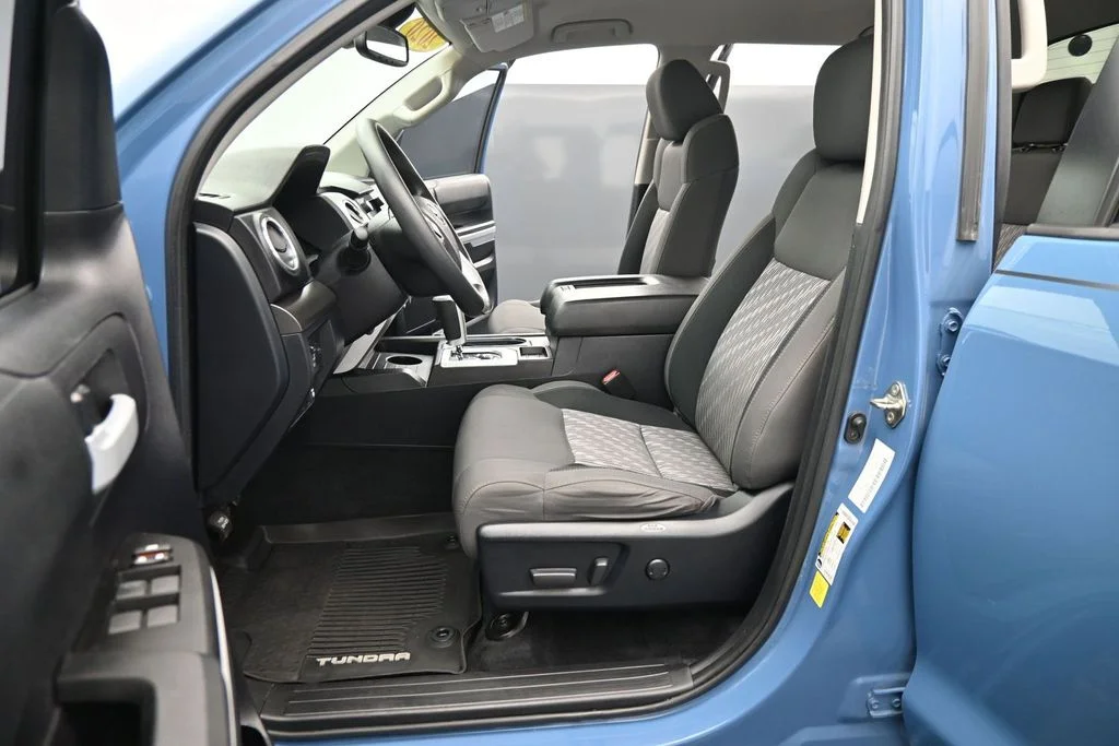 Used 2020 Blue Toyota SR5 image 16