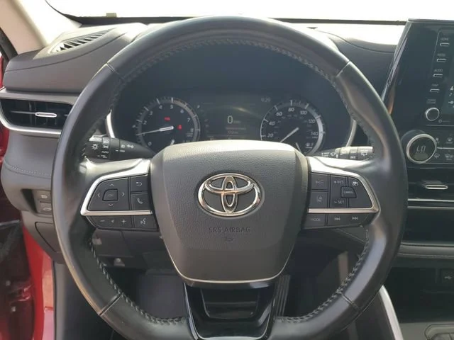Used 2021 Red Toyota XLE image 11
