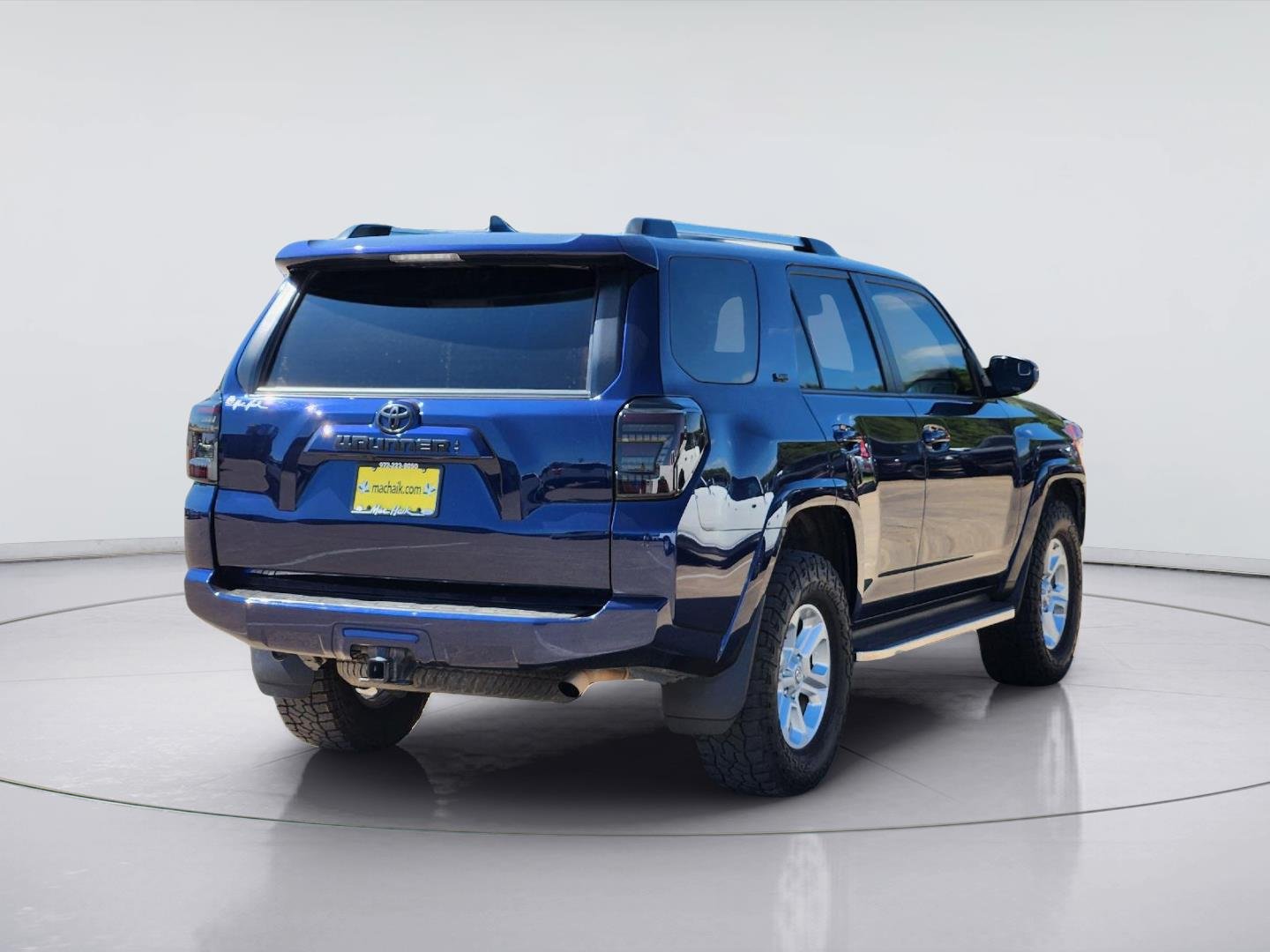 Used 2022 Nautical Blue Metallic Toyota SR5 image 6
