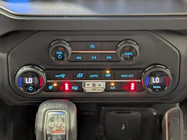 New 2026 Oxford White Ford Badlands® image 35