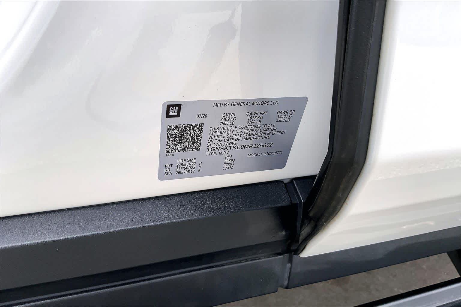 Used 2021 Iridescent Pearl Tricoat Chevrolet High Country image 34